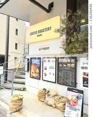 Stylish cafe 136266498