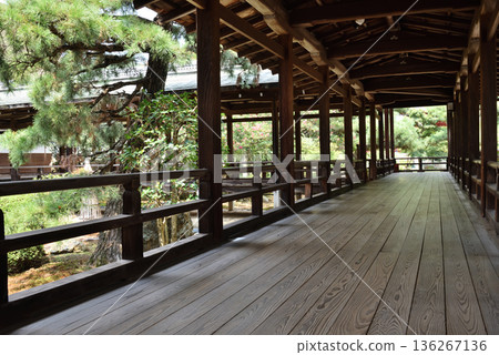 大覺寺村雨迴廊（京都市右京區） 136267136