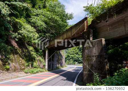 【小河內線】橫跨國道的廢棄鐵路橋和隧道 【小河內線】橫跨國道的廢棄鐵路橋和隧道 136270932
