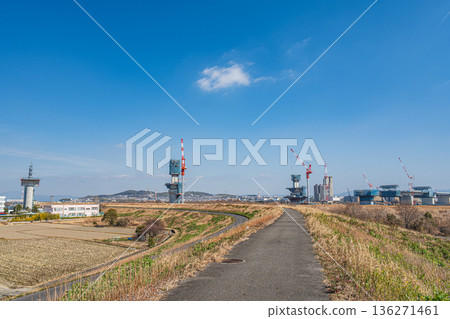 新名神高速公路建設：大阪府高槻市路堤景觀 136271461