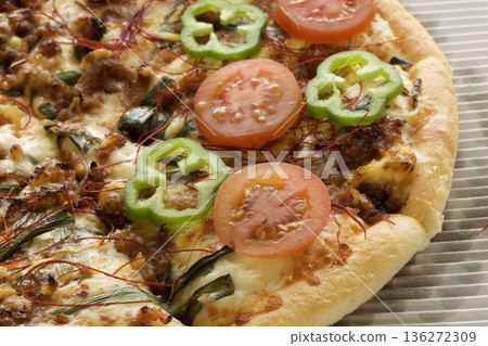 Tomato and pepper pizza Tomato and pepper pizza 136272309