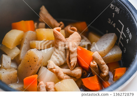 The cooked stewed offal 136272879