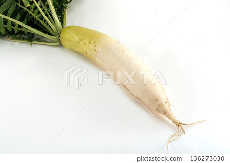 新鮮的蘿蔔 新鮮的蘿蔔 136273030