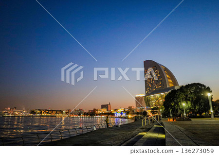 從香港公園看到的港口未來 從香港公園看到的港口未來 136273059