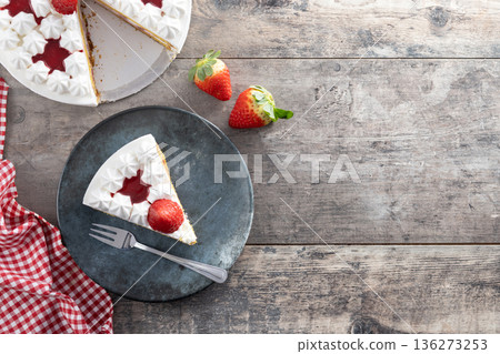 Slice of strawberry cake with fresh strawberries Slice of strawberry cake with fresh strawberries 136273253