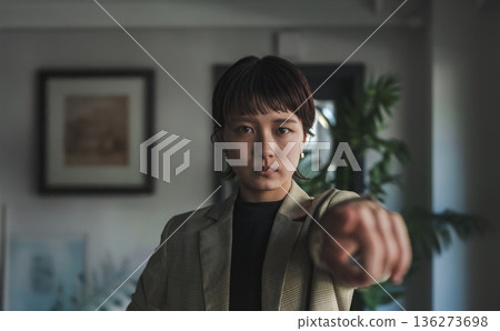 強大的女性指令 136273698