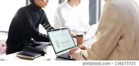 Data analysis in the office 136273725