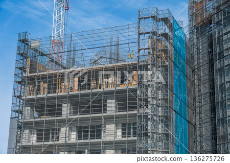 藍天和公寓建築工地 136275726
