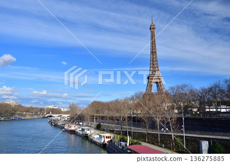 A clear day in Paris, with the Eiffel Tower and the Seine River (photographed on February 4, 2026) 136275885