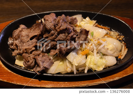 Delicious grilled Japanese black beef and vegetables Delicious grilled Japanese black beef and vegetables 136276008