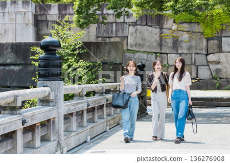 少女旅行大阪城觀光 少女旅行大阪城觀光 136276908