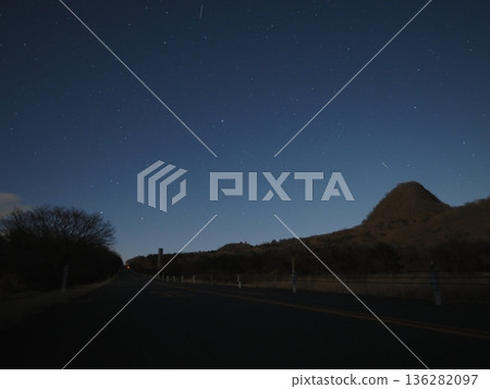 夜間的哈魯納山路（20260131041314） 136282097