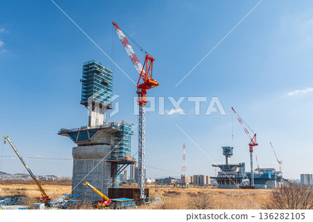 The Shin-Meishin Expressway under construction crossing the Yodo River in Takatsuki and Hirakata cities, Osaka Prefecture 136282105