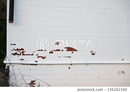 外牆損壞、老化、住宅、商店 136282398