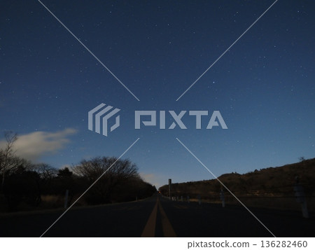 一條通往星空的筆直道路(20260131042736) 一條通往星空的筆直道路(20260131042736) 136282460