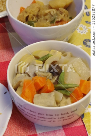 Beautifully presented delicious simmered dish Beautifully presented delicious simmered dish 136282877