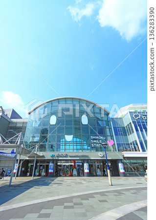 Scenery of JR Takamatsu Station, Takamatsu City, Kagawa Prefecture 136283390