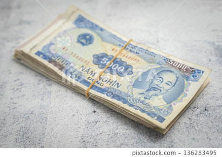 Vietnamese currency: Dong (Vietnamese Dong) Vietnamese currency: Dong (Vietnamese Dong) 136283495