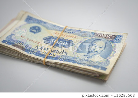 Vietnamese currency: Dong (Vietnamese Dong) Vietnamese currency: Dong (Vietnamese Dong) 136283508