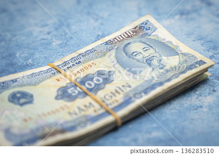 Vietnamese currency: Dong (Vietnamese Dong) Vietnamese currency: Dong (Vietnamese Dong) 136283510