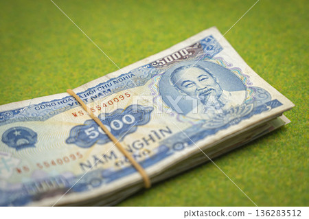 Vietnamese currency: Dong (Vietnamese Dong) Vietnamese currency: Dong (Vietnamese Dong) 136283512