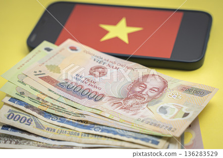 Vietnamese currency: Dong (Vietnamese Dong) Vietnamese currency: Dong (Vietnamese Dong) 136283529