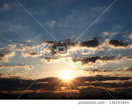 The first sunrise of 2026 from the Arakawa River bank in Kawaguchi City The first sunrise of 2026 from the Arakawa River bank in Kawaguchi City 136283664
