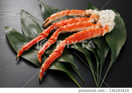 Freshly boiled king crab Freshly boiled king crab 136283828