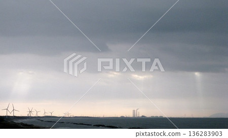 Light pouring down on the sea Angel's Ladder Light pouring down on the sea Angel's Ladder 136283903