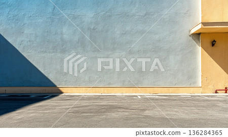 淺藍色的牆 136284365