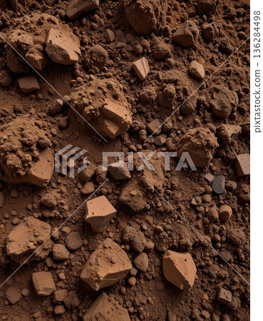 逼真的土壤紋理和鵝卵石地面。適用於建築和農業的背景紋理。 136284498