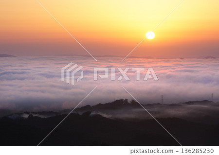 晨曦、日出和雲海 500 136285230
