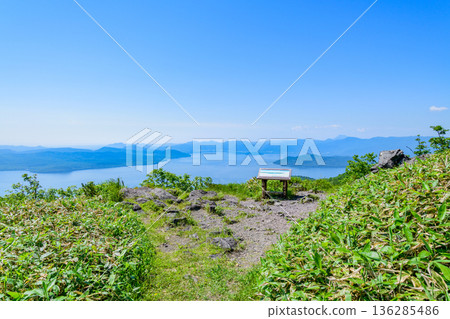 令人興奮的北海道屈斜路湖展望台 136285486