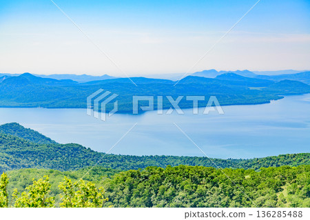 令人興奮的北海道屈斜路湖展望台 136285488