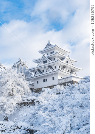 Gujo Hachiman Castle (Winter) Gujo Hachiman Castle (Winter) 136286795
