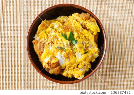 Loin katsudon 136287481