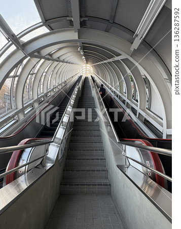 Escalator to Okurayama 136287592