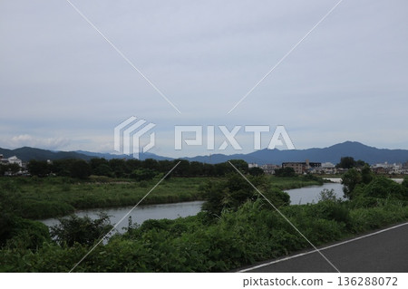 The riverbank of the Katsura River in Kyoto 136288072