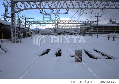 Heavy snow warnings are in effect around Yonago Station Heavy snow warnings are in effect around Yonago Station 136288330