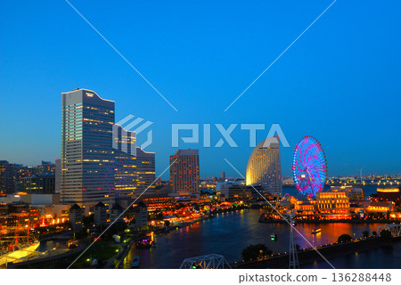 從櫻木町華盛頓酒店眺望港未來夜景 從櫻木町華盛頓酒店眺望港未來夜景 136288448