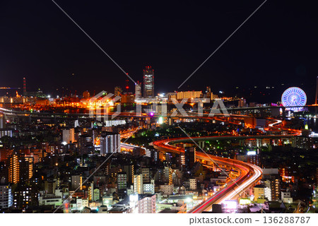 從大阪灣藝術酒店塔樓看到的夜景 從大阪灣藝術酒店塔樓看到的夜景 136288787
