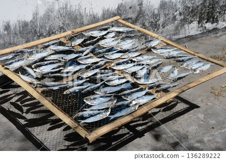 Sun-dried fish 136289222