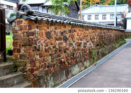 Back alley with Tonbai fences. Tonbai fences. Fences. Saga Prefecture, Arita, pottery. Back alley with Tonbai fences. Tonbai fences. Fences. Saga Prefecture, Arita, pottery. 136290160