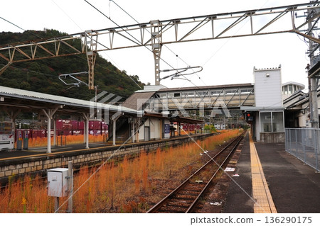 Arita Station, Saga Prefecture, Arita, JR Sasebo Line, JR Matsuura Railway, train, platform, station building, JR Kyushu 136290175