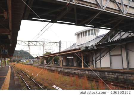 Arita Station, Saga Prefecture, Arita, JR Sasebo Line, JR Matsuura Railway, train, platform, station building, JR Kyushu 136290192