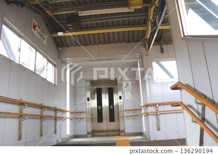 Arita Station, Saga Prefecture, Arita, JR Sasebo Line, JR Matsuura Railway, train, platform, station building, JR Kyushu 136290194