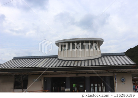 Arita Station, Saga Prefecture, Arita, JR Sasebo Line, JR Matsuura Railway, train, platform, station building, JR Kyushu 136290199