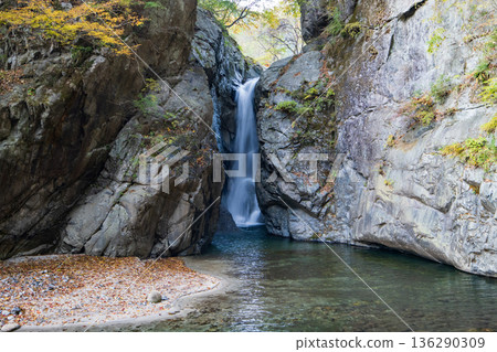 Famous waterfall Ichinokamaotoki Famous waterfall Ichinokamaotoki 136290309