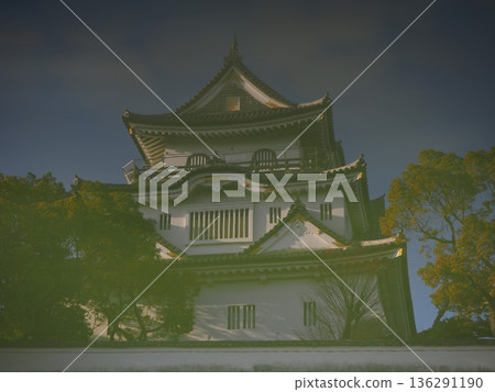 Kishiwada Castle reflected on the water Kishiwada Castle reflected on the water 136291190