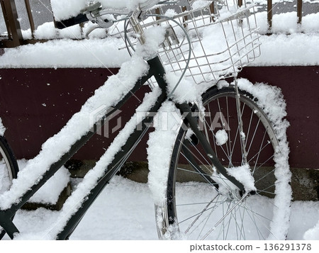 snow and bike 136291378